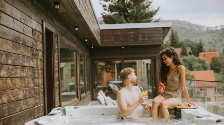 Jakie jacuzzi ogrodowe wybrać? Sprawdź, czym się kierować!