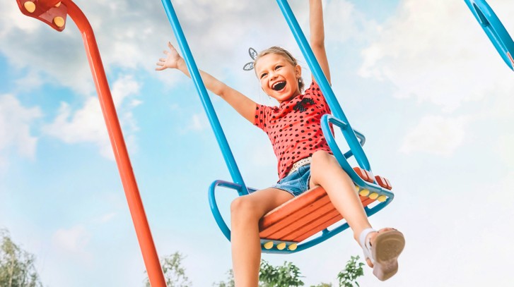 Jak huśtawki pomagają w rozwoju dziecka?