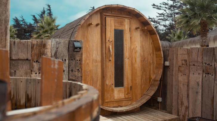 Domek z sauną i jacuzzi – stwórz własne miejsce na urlop wypoczynkowy