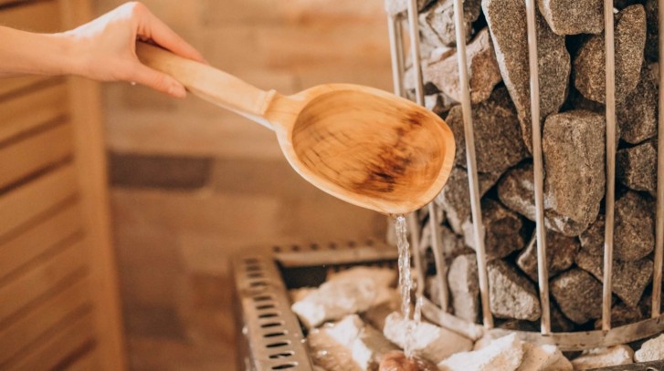 Co to jest sauna fińska i jakie daje korzyści?