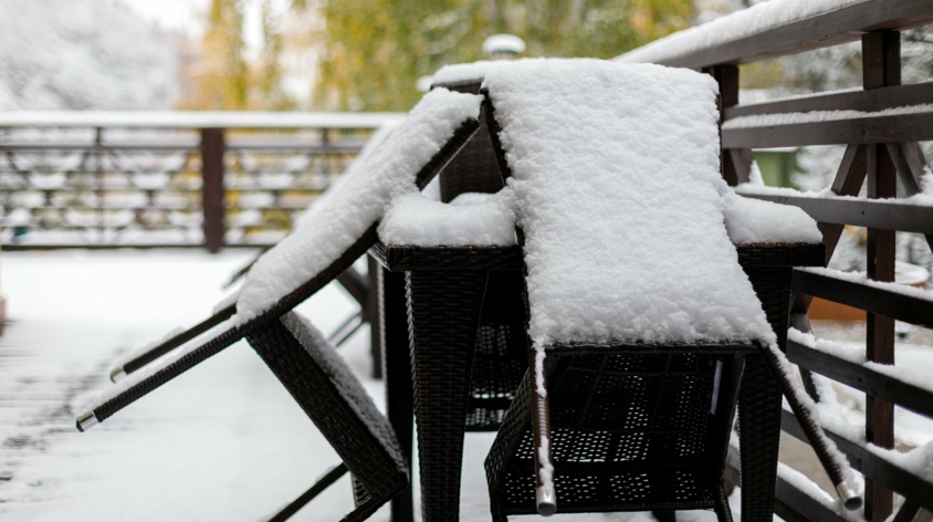 Jak zabezpieczyć meble ogrodowe na zimę, aby posłużyły długie lata?