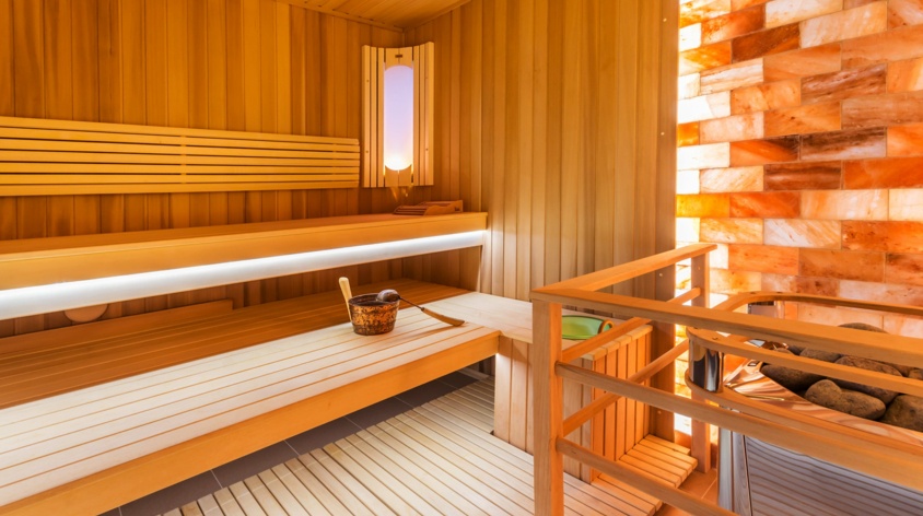 Zalety sauny solnej – dlaczego warto wybrać saunę z panelami solnymi?