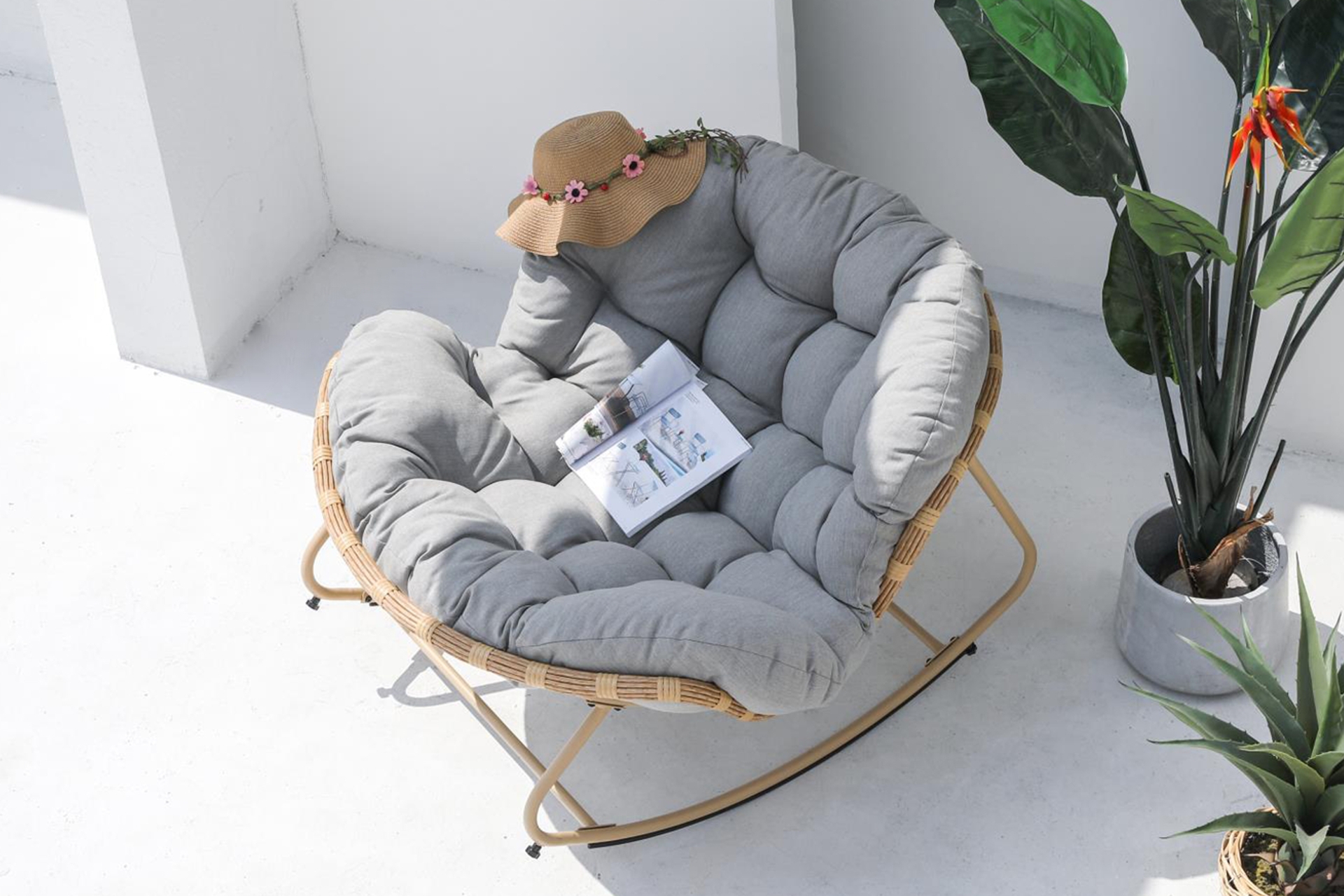 Fotel bujany technorattanowy Palermo Beige / Light Grey