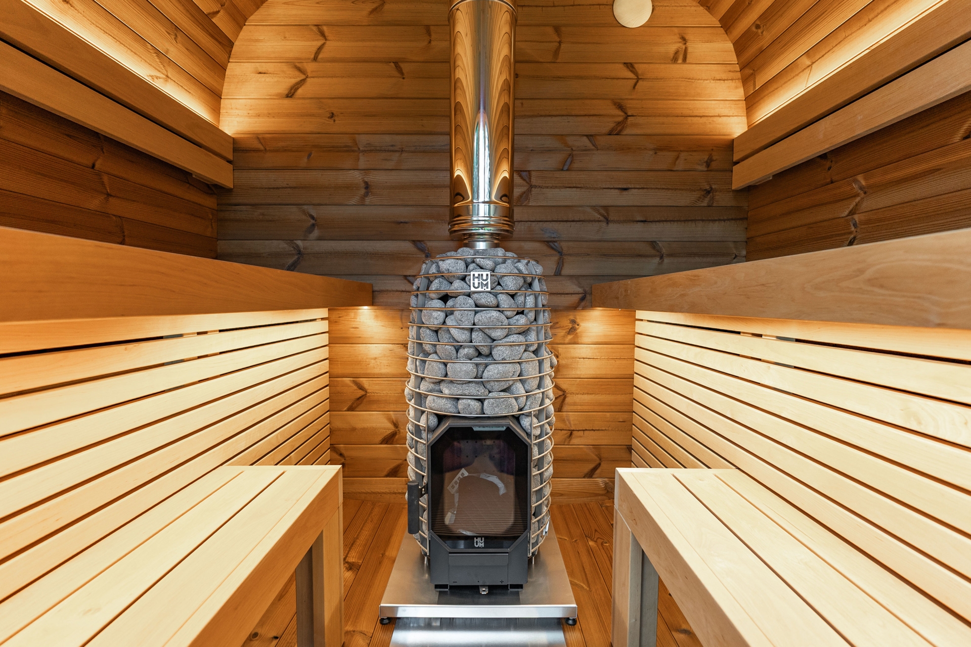 Sauna fińska zewnętrzna Leil® Saunas Black Cube Comfort 6-osobowa