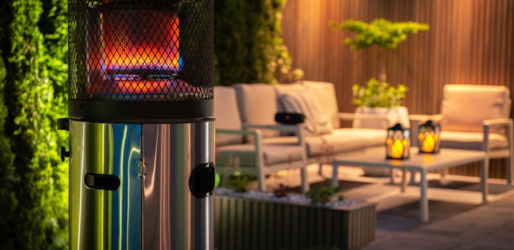 Ciepłe wieczory nie tylko latem, czyli jak ogrzać taras w chłodne dni?