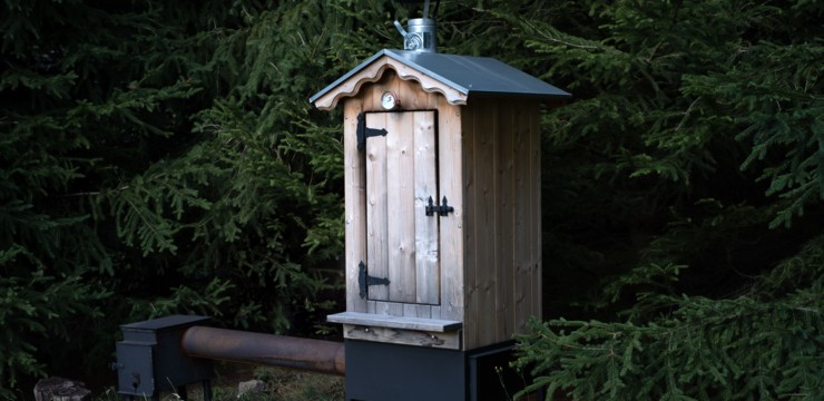 Jak zrobić palenisko do wędzarni? Poradnik HOME & GARDEN