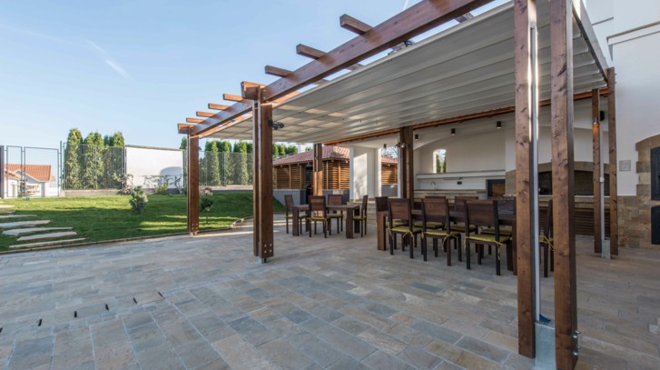 Jak zrobić pergolę? Sprawdź prosty poradnik!