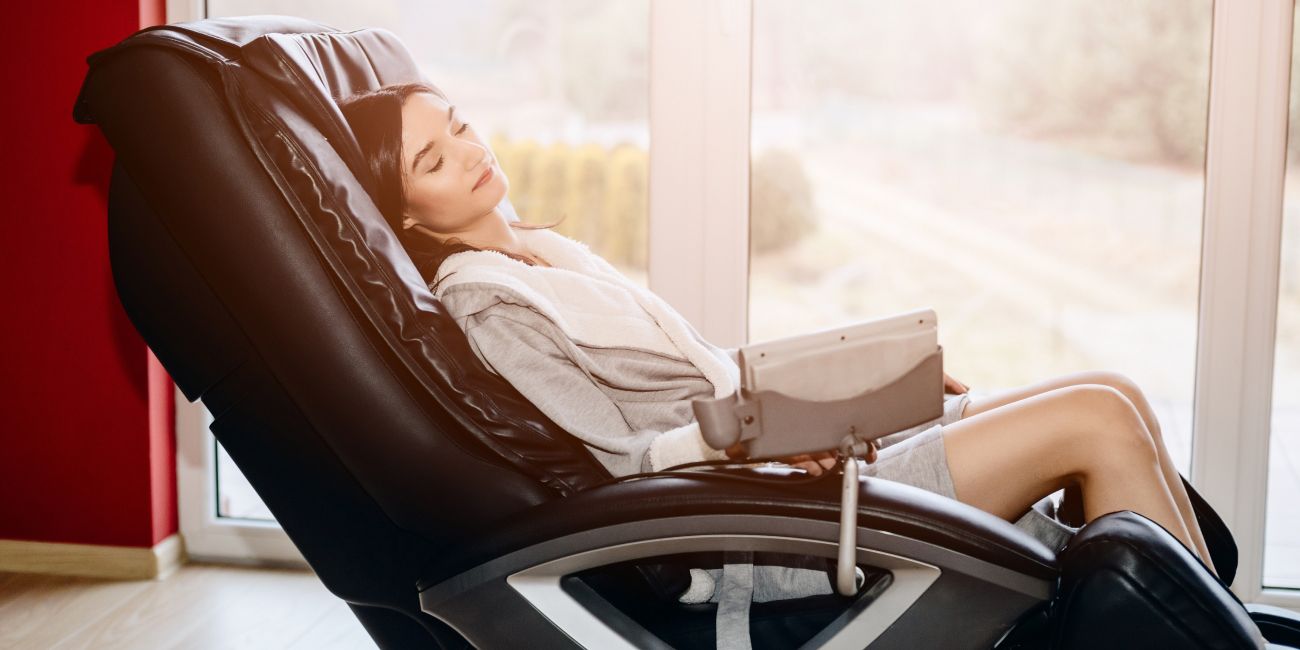relaks w fotelu masującym