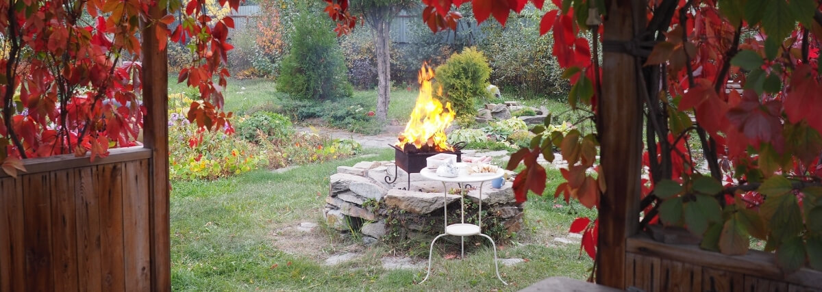 ognisko w ogrodzie