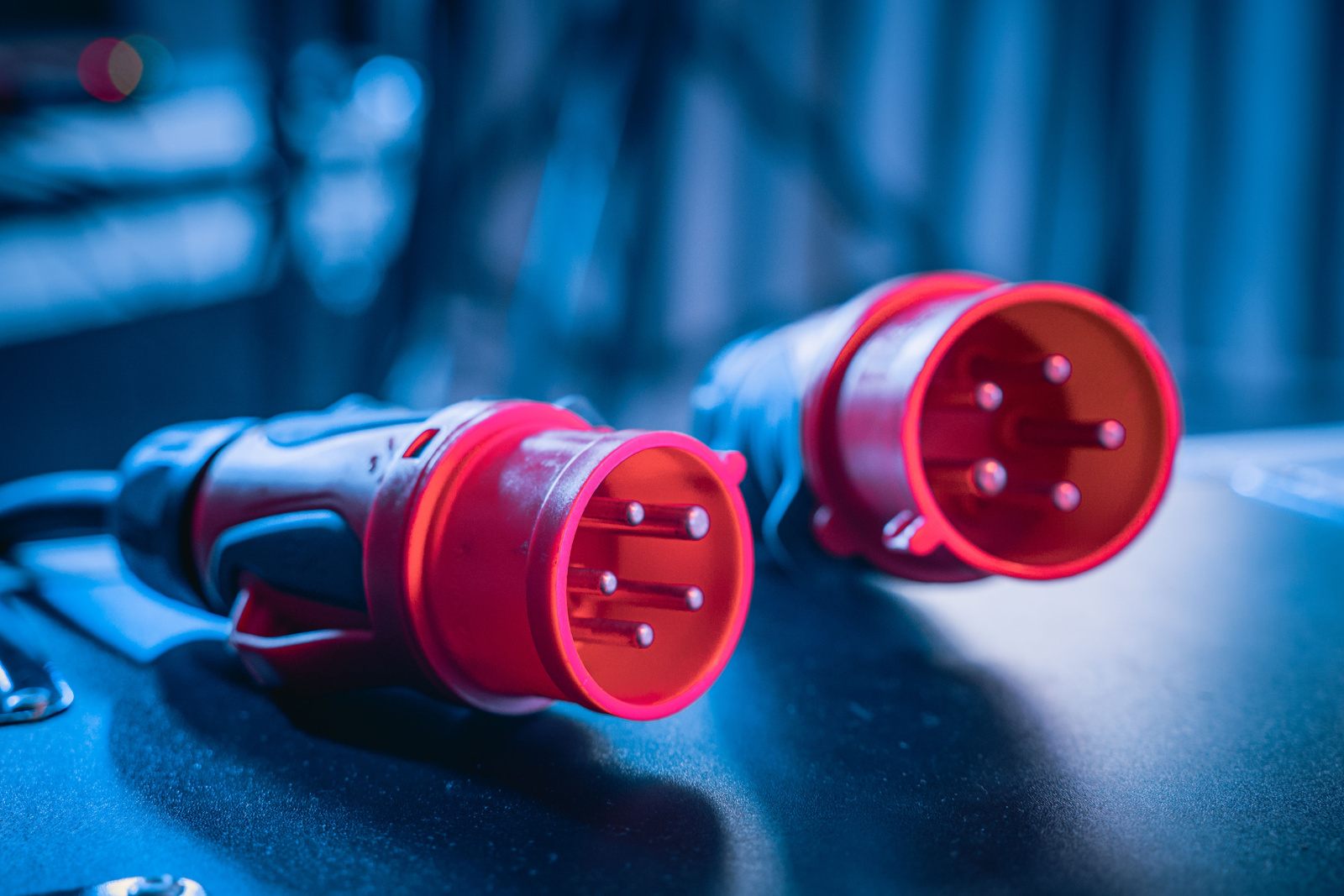 przyłącze na siłę