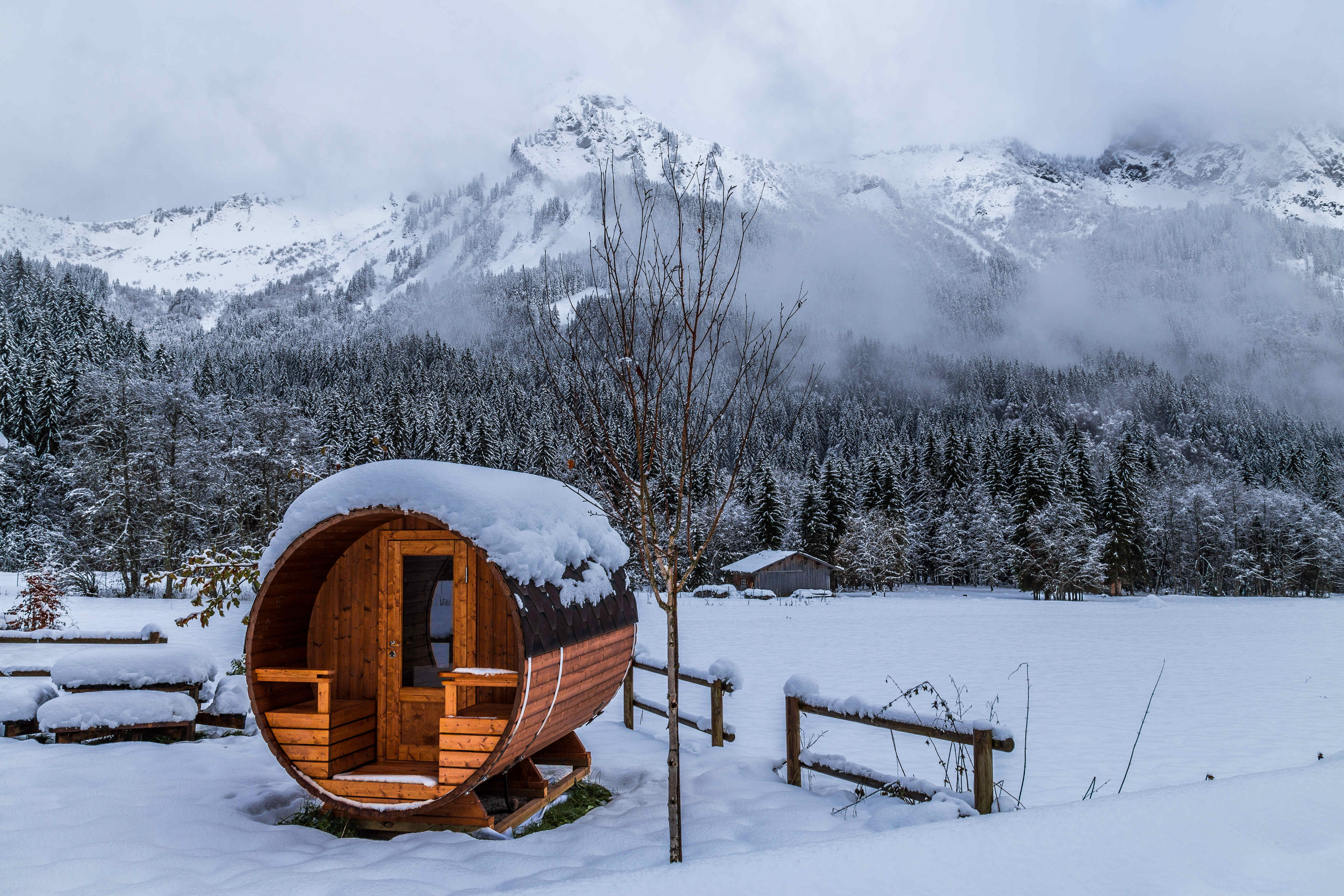 sauna zewnętrzna z widokiem na góry